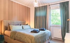 Stylisches Apartment mit Balkon / Netflix / WIFI